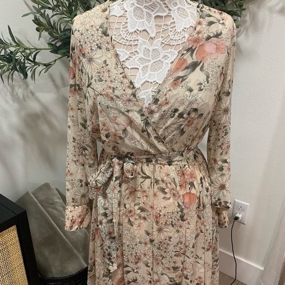 Kate and Lily Floral Dress Sz 10 - Picture 3 of 4